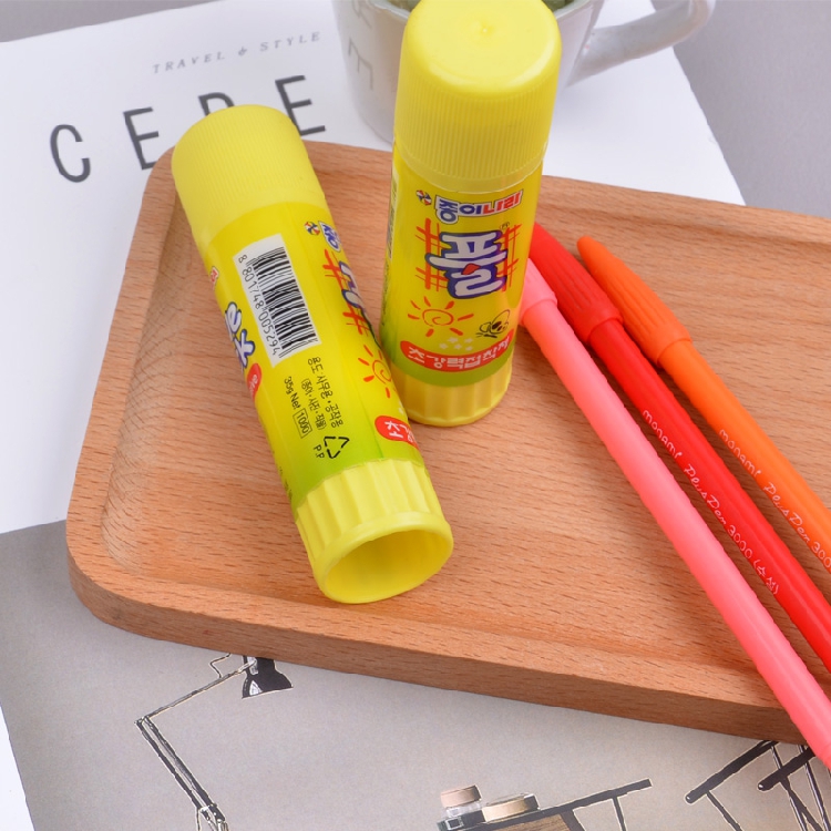 南韩（（Glue Stick）） 35G 高粘度固体胶/胶棒_http://www.szkoa.com/img/sp/150/466bf3a5-32a6-497f-bbad-eea773e987bf.jpg